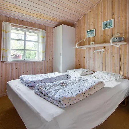 Three-bedroom Holiday In * Hals