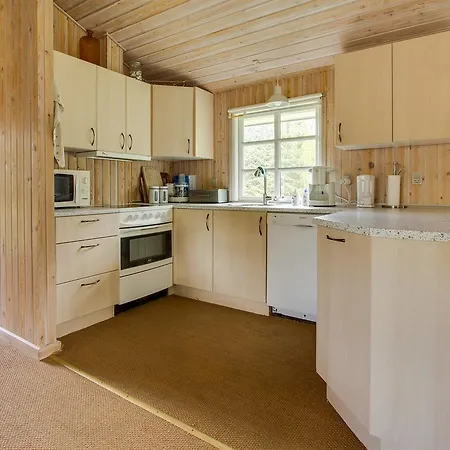 Three-bedroom Holiday In * Hals